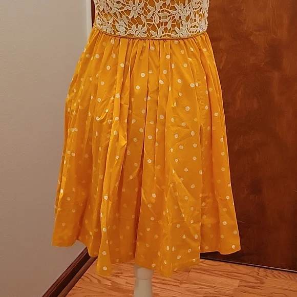 Moulinette Soeurs Anthropologie Melora Yellow Polka Dot Dress in size 2 - Picture 9 of 16